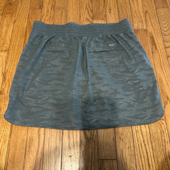 Orvis Womens Travel Skort Skirt Shorts Breathable Stretch Fabric Green Camo Sz M - Picture 4 of 6